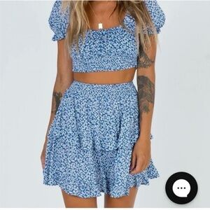 Princess Polly blue floral tiered ruffled mini skirt size 0